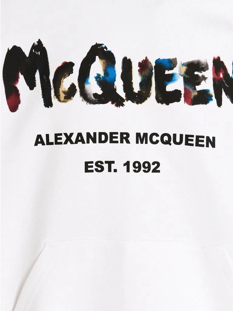 商品Alexander McQueen|Alexander McQueen Graffiti Logo Printed Drawstring Hoodie,价格¥4483,第4张图片详细描述