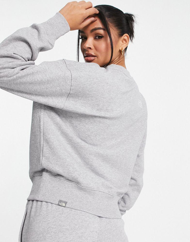 商品The North Face|The North Face Essential oversized sweatshirt in light grey Exclusive at ASOS,价格¥563,第5张图片详细描述