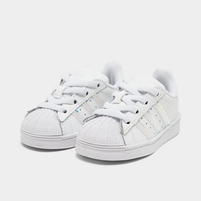 商品Adidas|女幼童款贝壳头休闲鞋,价格¥449,第2张图片详细描述
