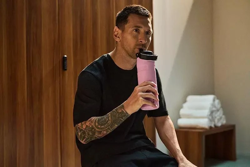 商品Stanley|Messi x Stanley 1913 Collection 24 oz. IceFlow Flip Straw 2.0 Bottle,价格¥327,第4张图片详细描述