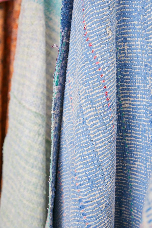 商品Urban Renewal|Urban Renewal Vintage Sari Throw Blanket,价格¥974,第2张图片详细描述