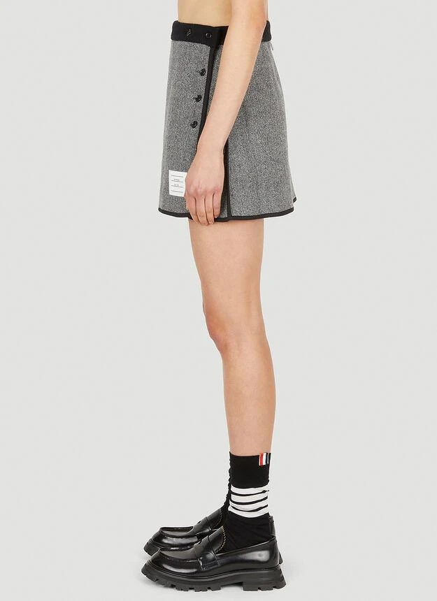 商品Thom Browne|Logo Patch Wrap Skirt in Grey,价格¥2826,第3张图片详细描述