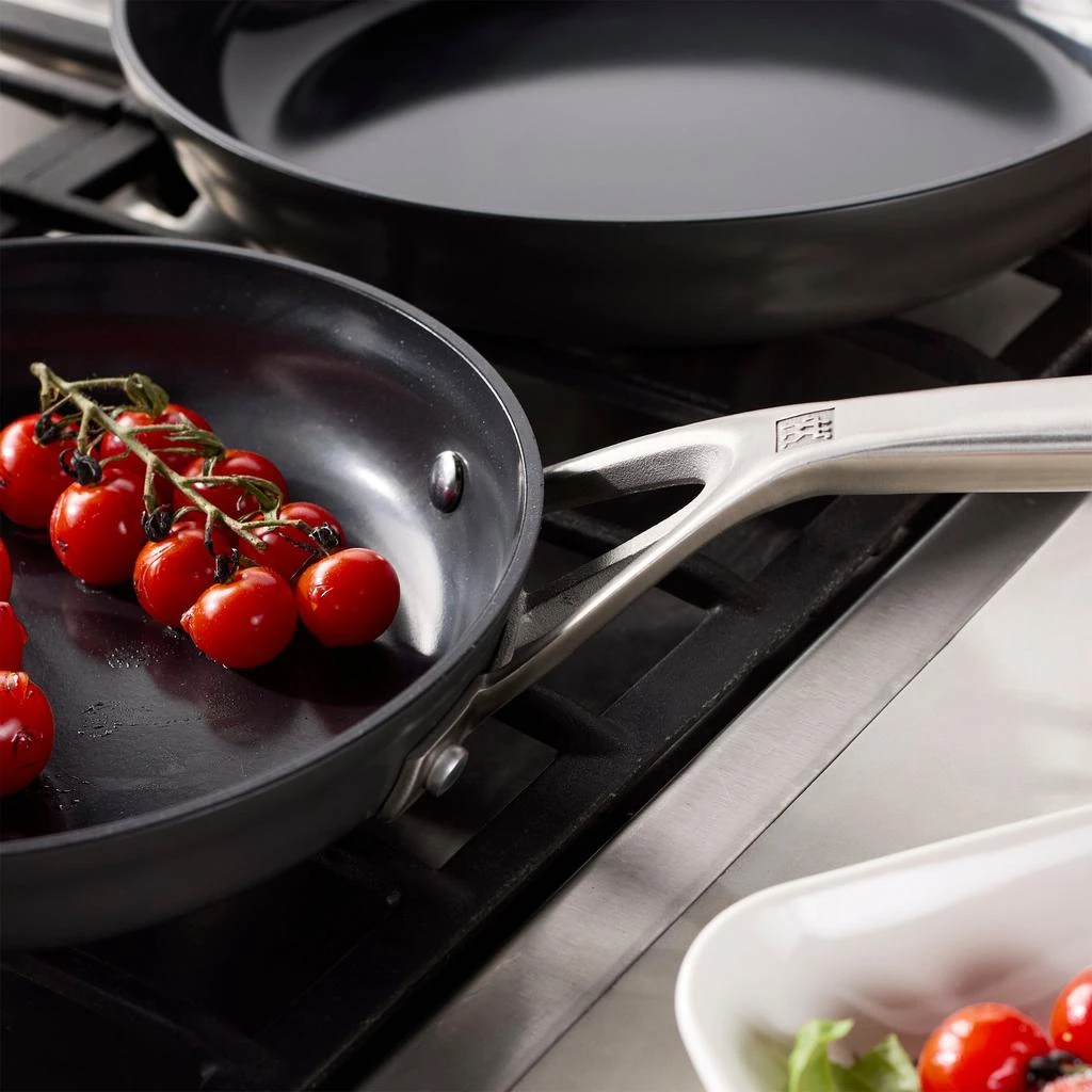 商品ZWILLING|Motion Ceramic Hard Anodized 3-pc Aluminum Nonstick Fry Pan Set,价格¥1016,第4张图片详细描述
