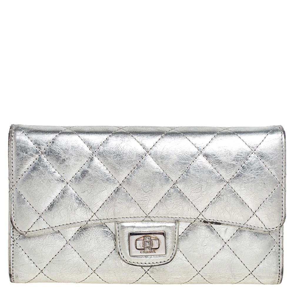 商品[二手商品] Chanel|Chanel Silver Quilted Laminated Leather Reissue Trifold Wallet,价格¥3994,第1张图片