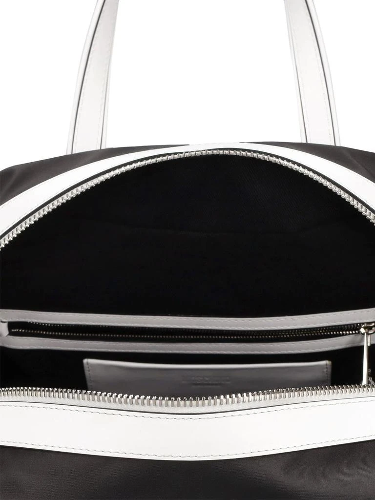 商品Moschino|Logo Print Nylon Duffle Bag,价格¥3633,第5张图片详细描述
