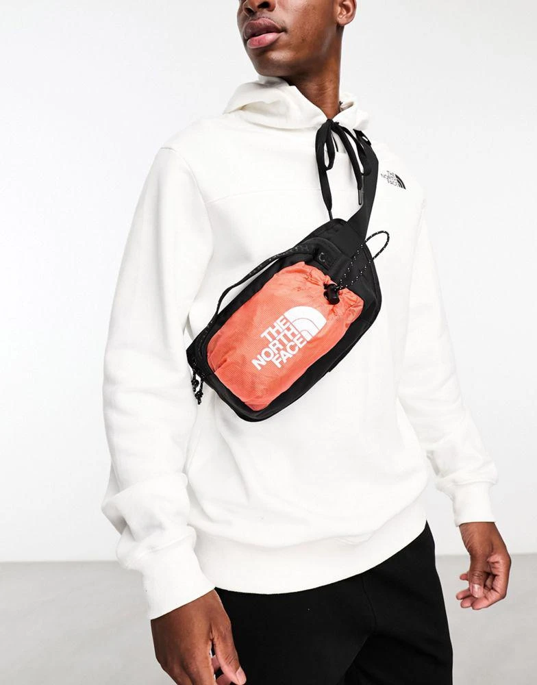商品The North Face|The North Face Bozer III bum bag in orange and black,价格¥250,第1张图片