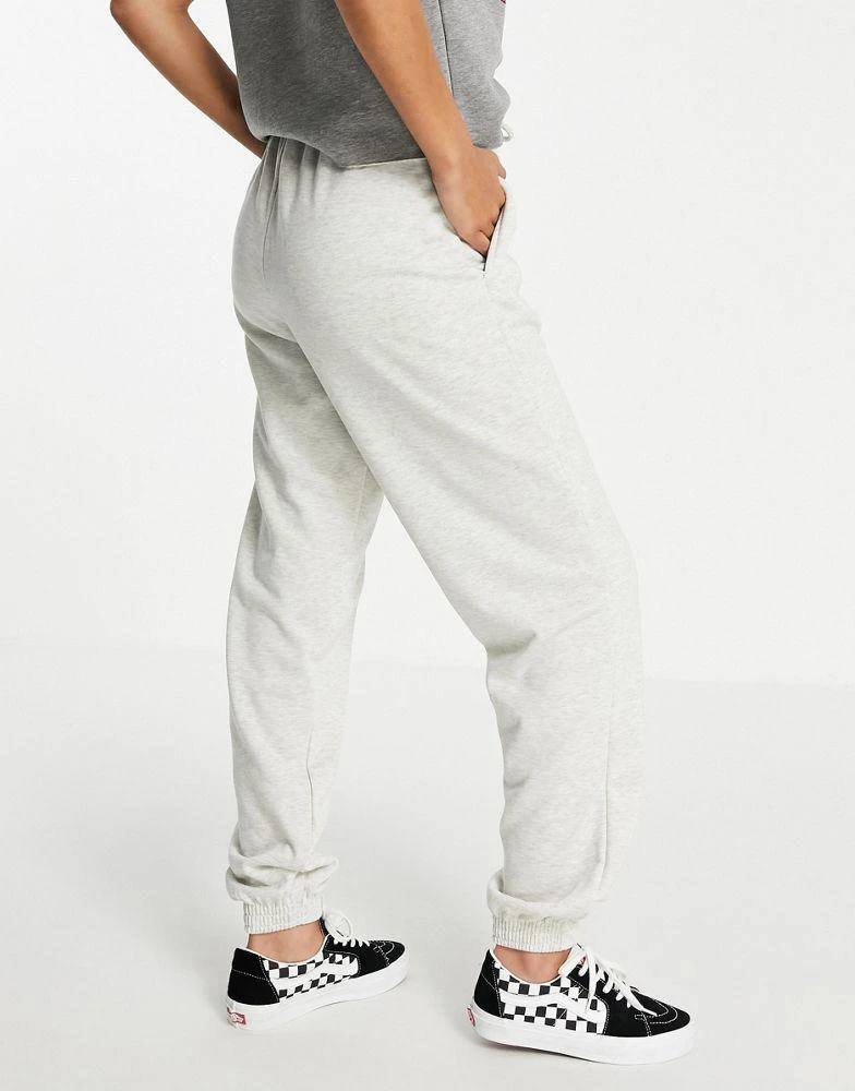 商品Topshop|Topshop Tall oversized 90s joggers in grey,价格¥148,第2张图片详细描述