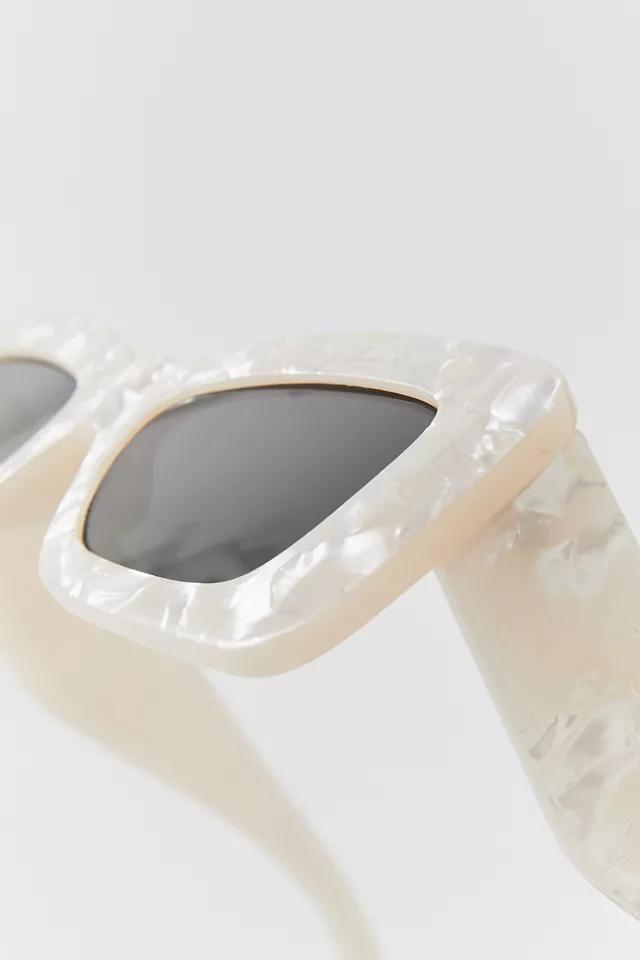 商品Urban Outfitters|Kittie Angled Rectangle Sunglasses,价格¥74,第4张图片详细描述
