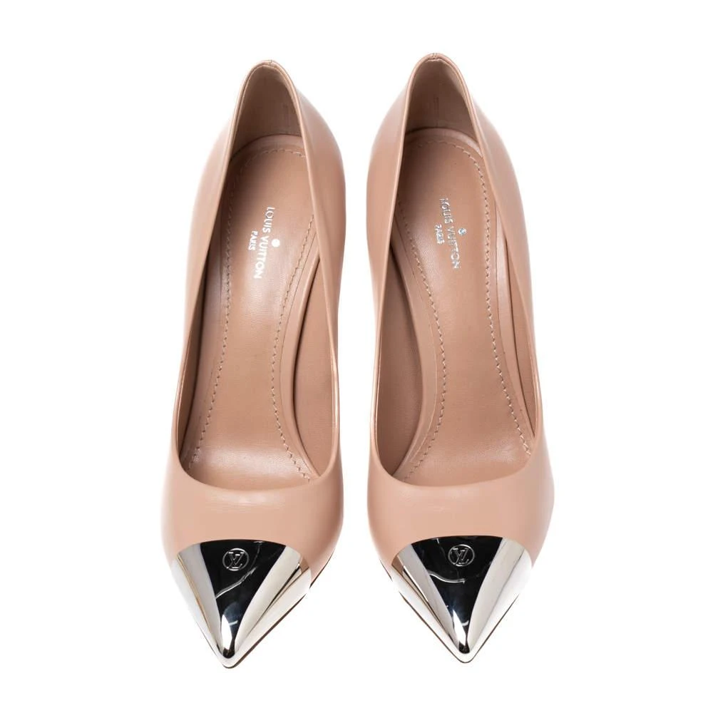 商品[二手商品] Louis Vuitton|Louis Vuitton Nude Pink Leather Merry Go Round Metal Cap Pointed-Toe Pumps Size 38.5,价格¥4571,第3张图片详细描述