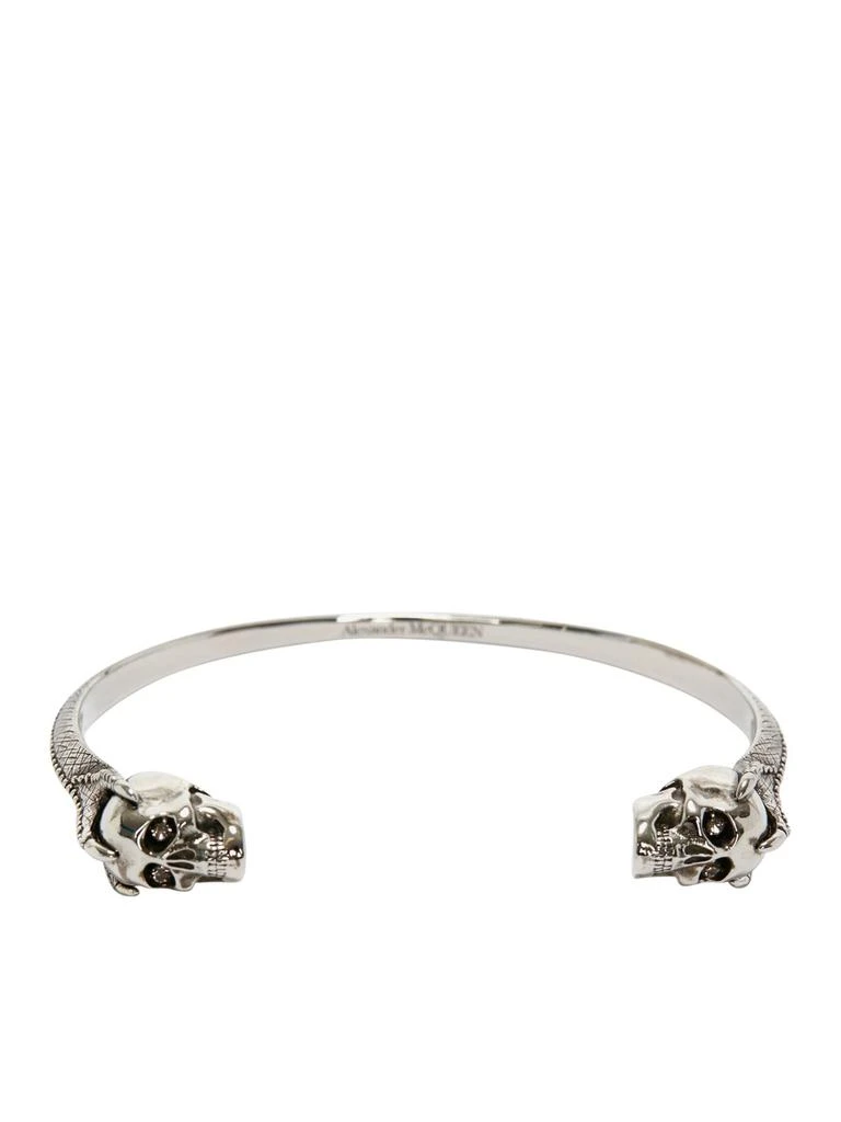 商品Alexander McQueen|Alexander McQueen Twin Skull Embellished Cuff Bracelet,价格¥1524,第1张图片