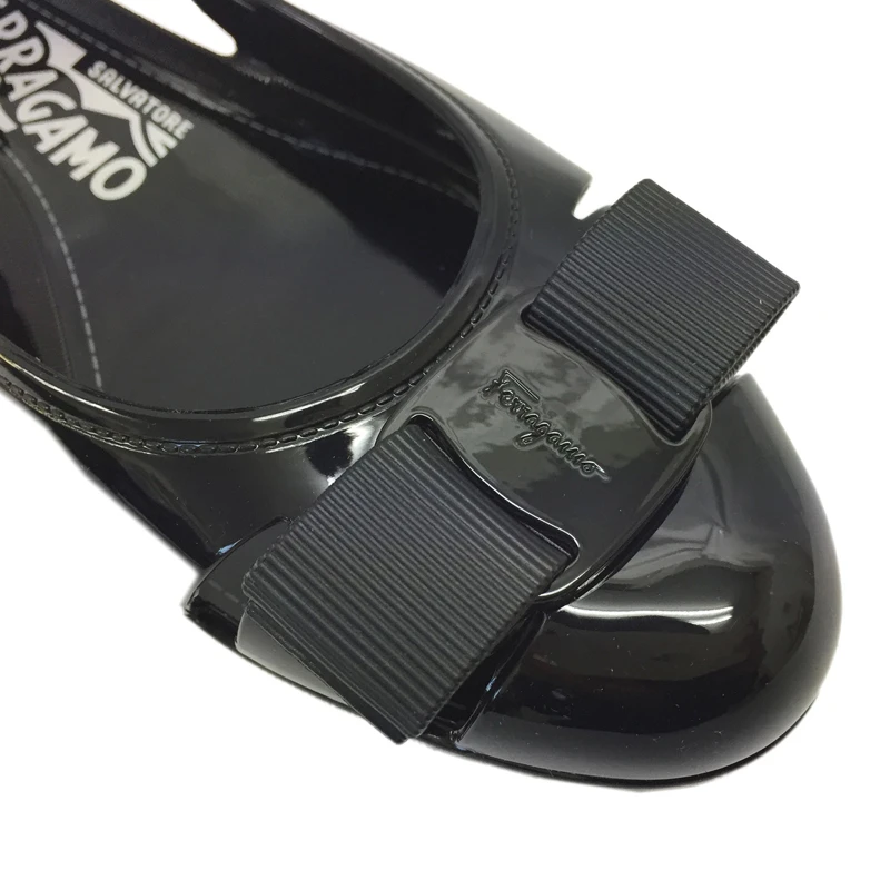 SALVATORE FERRAGAMO女士黑色漆皮凉鞋03-5656-726363 商品