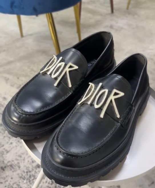 1ba0ecf6-b61c-34c4-b751-