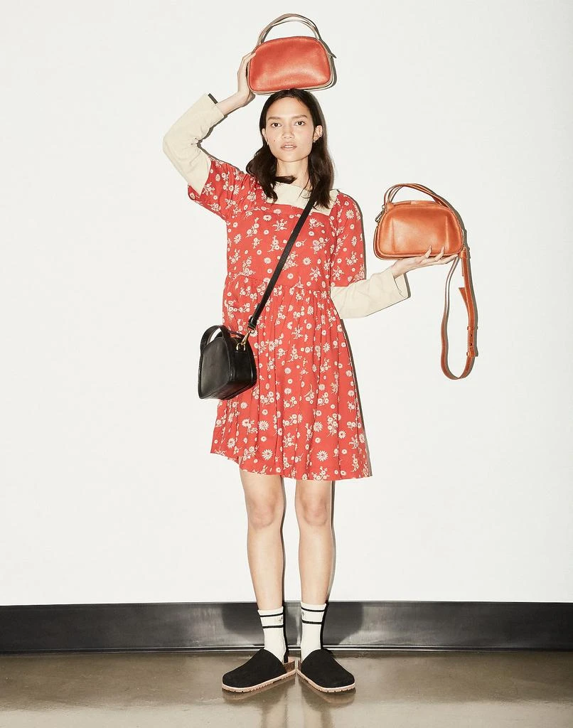 The Sydney Zip-Top Crossbody Bag 商品