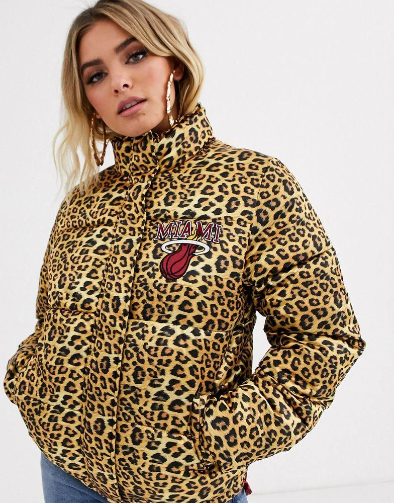 商品NBA|NBA Miami Heat logo leopard print padded jacket 女款外套,价格¥310,第3张图片详细描述