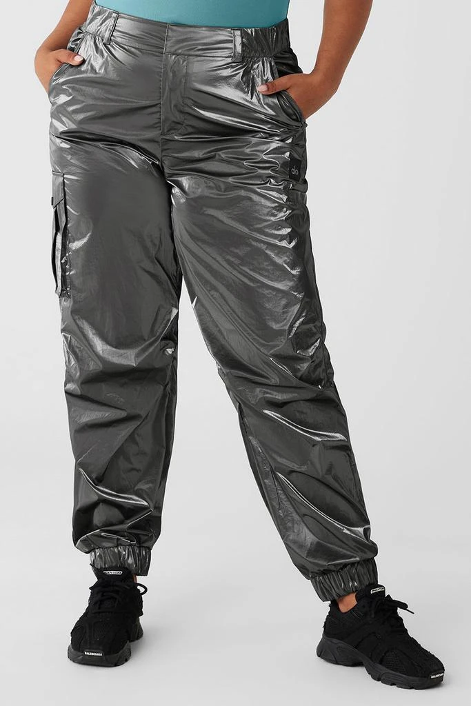 商品Alo|Metallic High-Waist Break Line Jogger - Silver Metallic,价格¥954,第5张图片详细描述