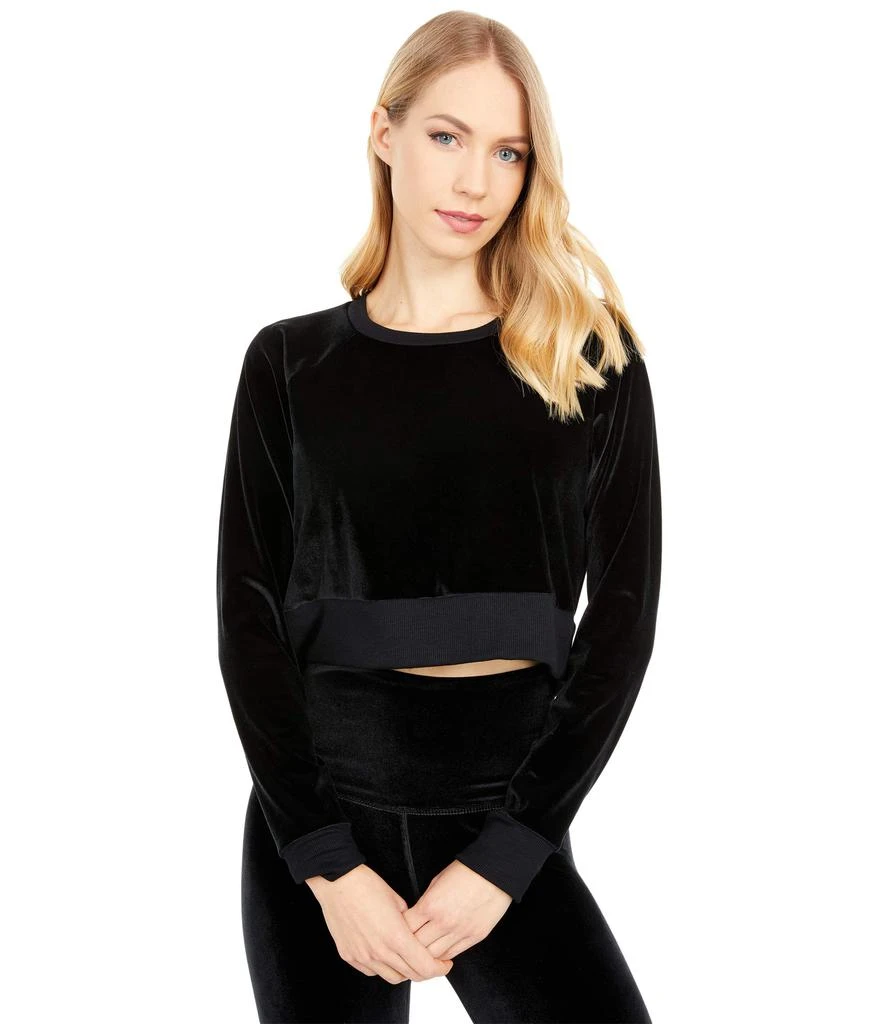 商品Beyond yoga|Cropped Velvet Pullover,价格¥555,第1张图片