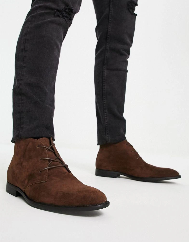 商品ASOS|ASOS DESIGN chukka boots in brown faux suede,价格¥180,第1张图片