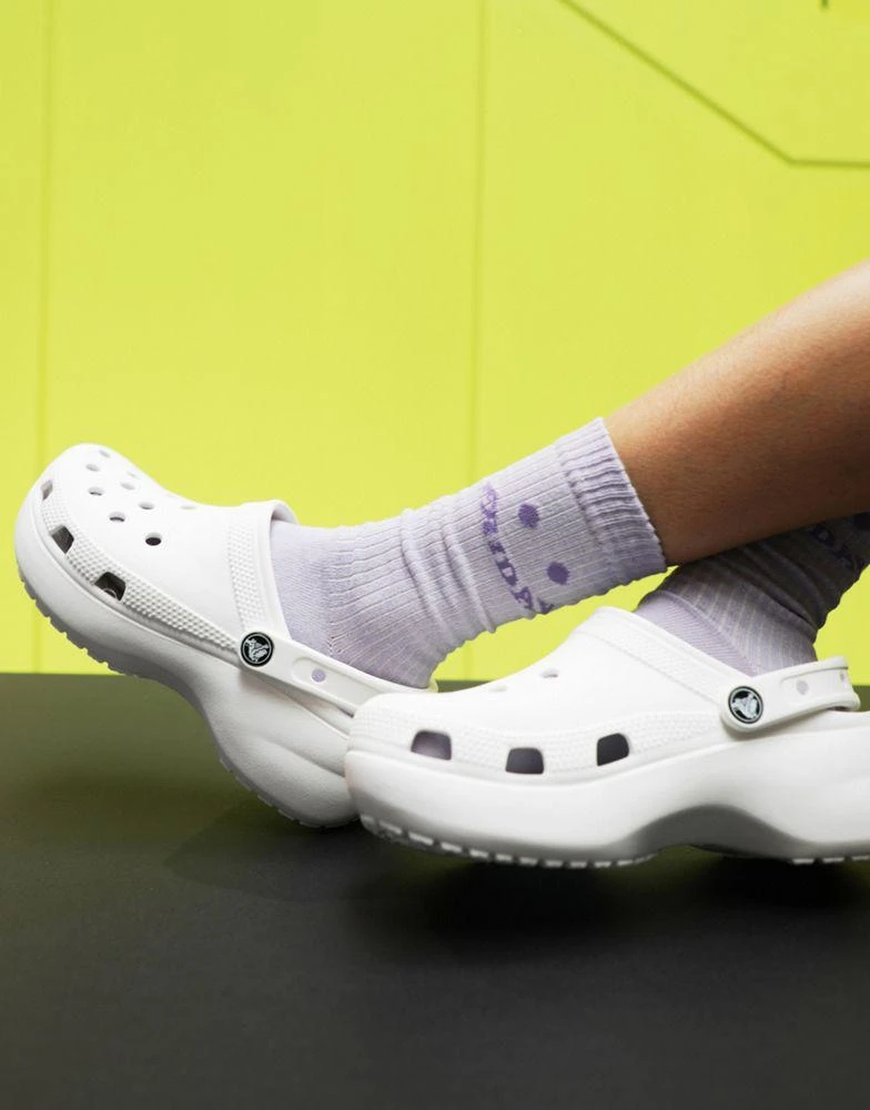 商品Crocs|Crocs classic platform clogs in white,价格¥338,第4张图片详细描述