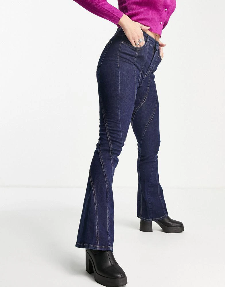商品Topshop|Topshop Jamie flare jeans with curved seams in indigo,价格¥138,第2张图片详细描述