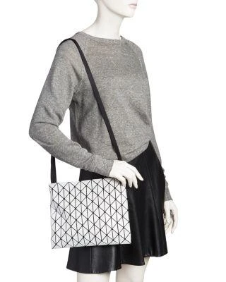 商品Issey Miyake|Issey Miyake Row Gloss Shoulder Bag,价格¥5145,第2张图片详细描述