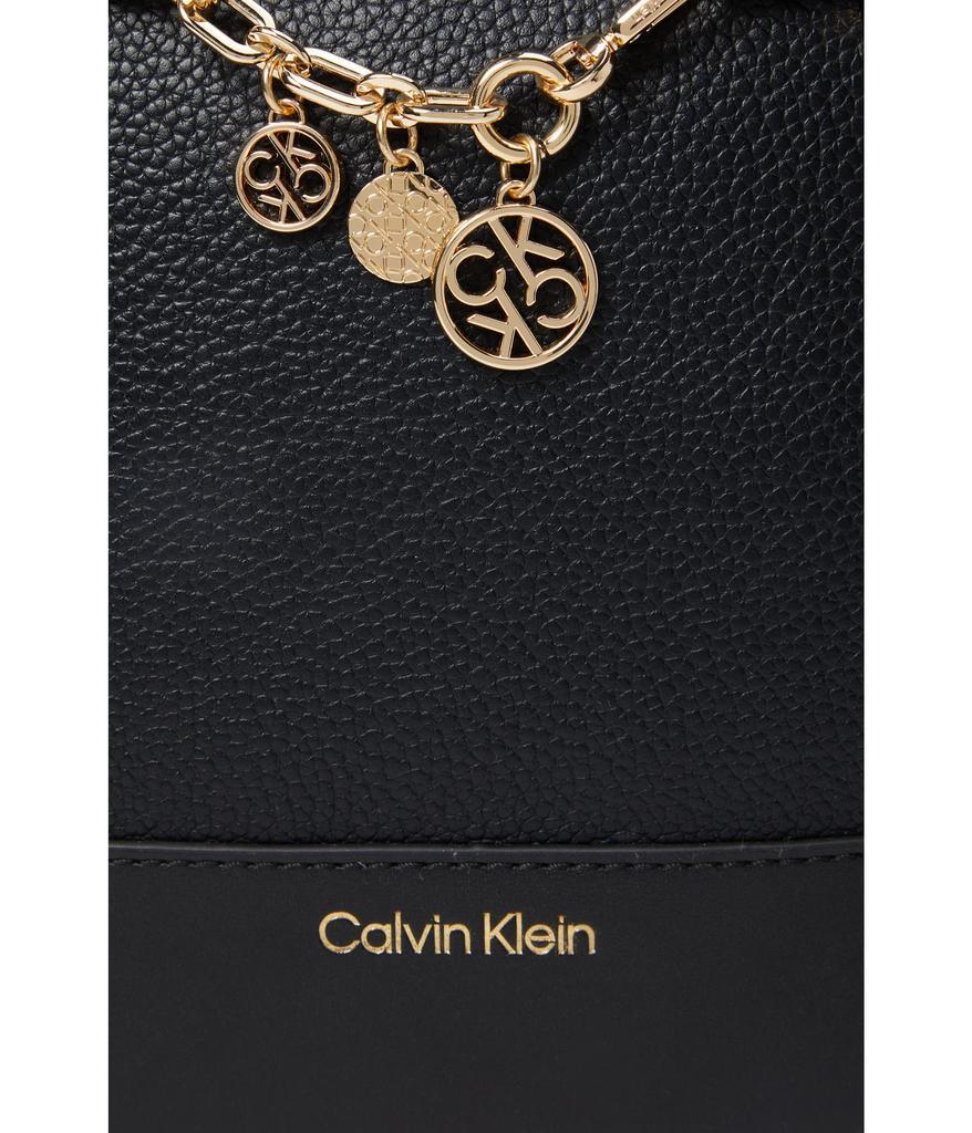 商品Calvin Klein|Adrina Crossbody,价格¥624,第6张图片详细描述