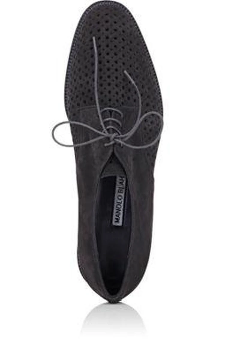 商品Manolo Blahnik|Aferi Perforated Suede Oxfords,价格¥2298,第4张图片详细描述