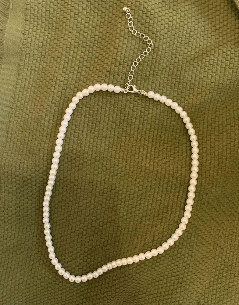 商品ASOS|ASOS DESIGN short 6mm glass faux pearl necklace in white,价格¥94,第2张图片详细描述