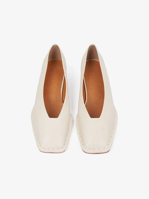 商品NEUTE|Freja Hand Stitch Loafer Shoes (White),价格¥1900,第5张图片详细描述