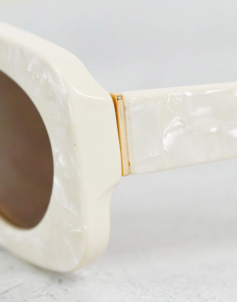 ASOS DESIGN frame mid square sunglasses in white acetate transfer - WHITE商品第4张图片规格展示