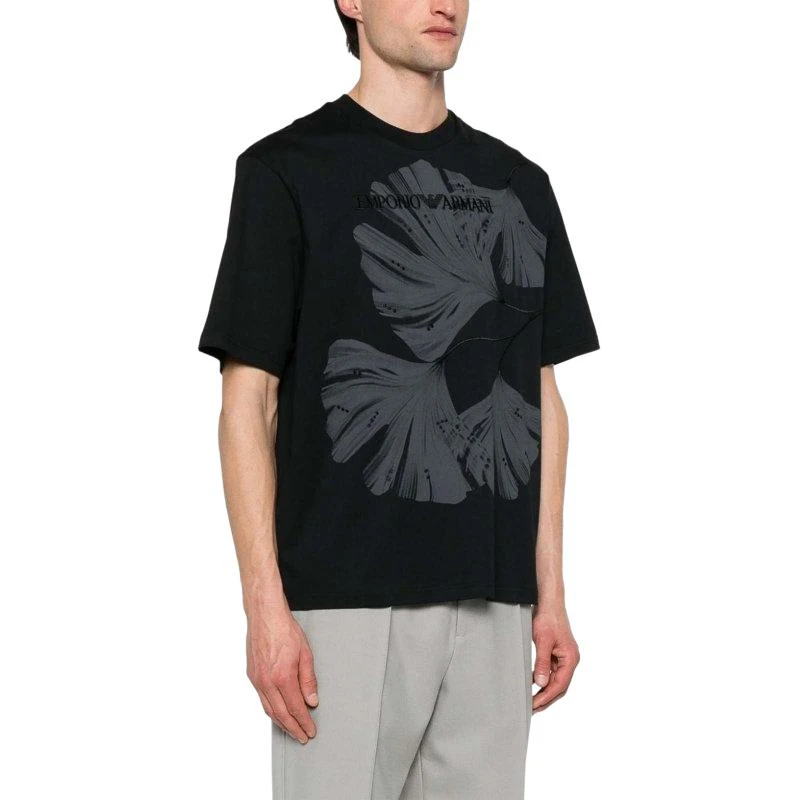 商品[国内直发] Emporio Armani|阿玛尼 品牌Logo刺绣花卉印花圆领短袖T恤 男款 黑色,价格¥1835,第5张图片详细描述