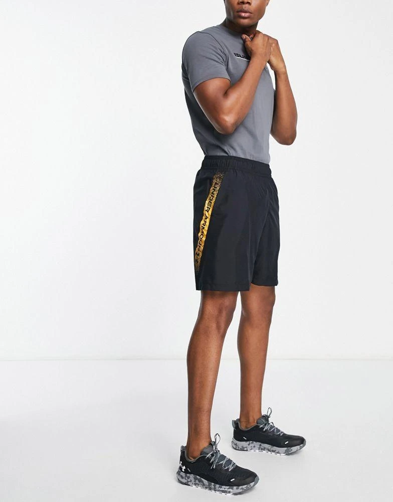商品Under Armour|Under Armour Training woven side graphic shorts in black and yellow,价格¥204,第4张图片详细描述