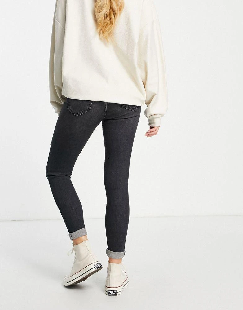 商品Topshop|Topshop Jamie jeans with thigh rip jean in washed black,价格¥128,第2张图片详细描述