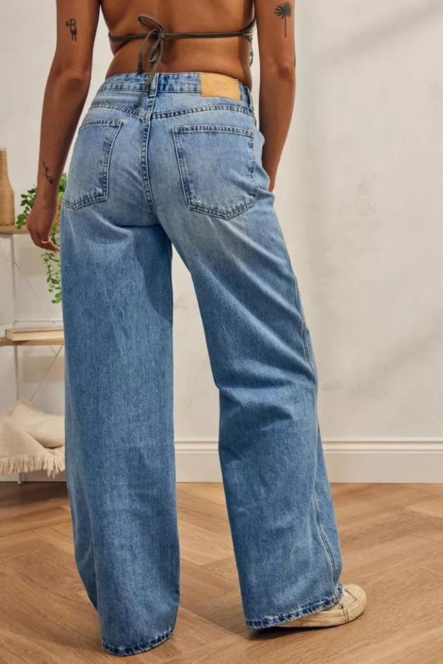 商品BDG|BDG Mid-Wash Puddle Jean,价格¥513,第4张图片详细描述