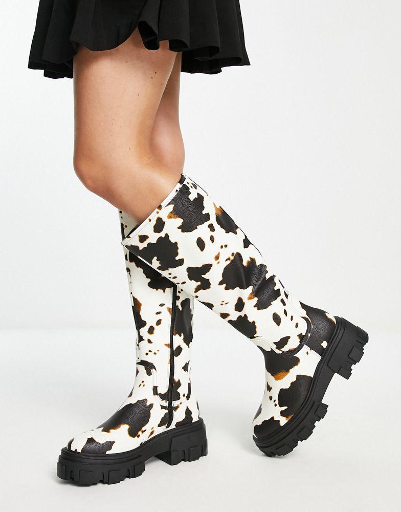 ASOS DESIGN Carla chunky flat boots in cow print商品第3张图片规格展示