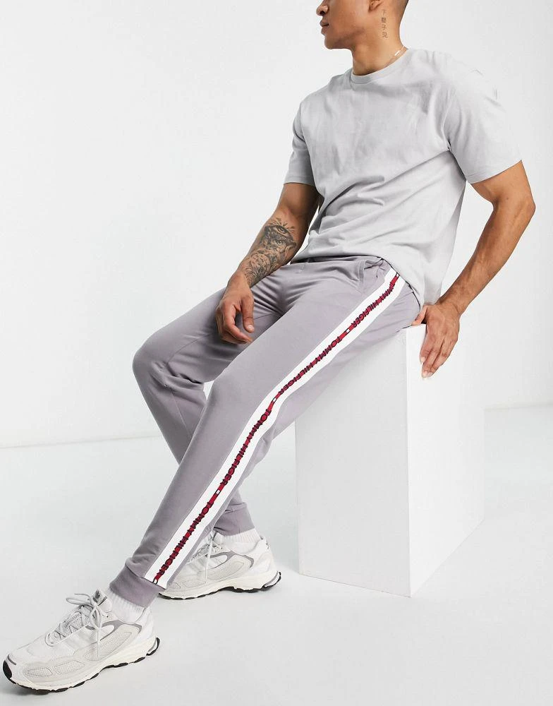 商品Tommy Hilfiger|Tommy Hilfiger exclusive to ASOS flag joggers in washed grey,价格¥373,第2张图片详细描述