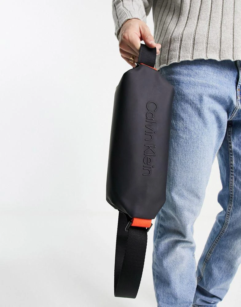 商品Calvin Klein|Calvin Klein rubberized bumbag in black,价格¥497,第4张图片详细描述