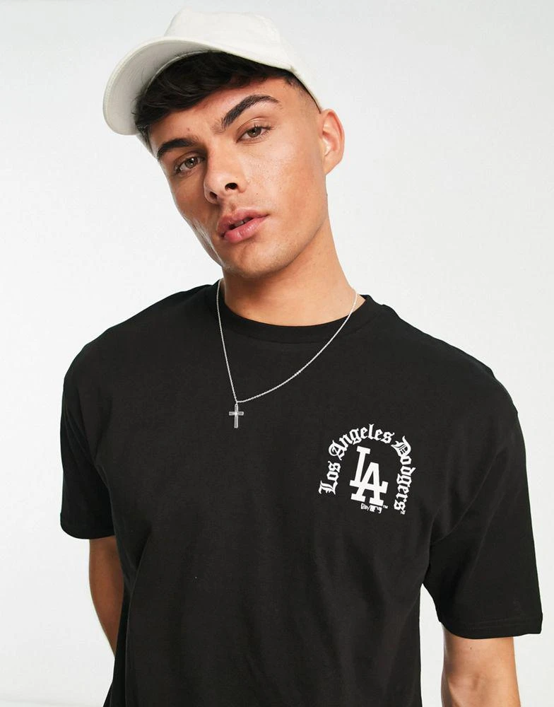 商品New Era|New Era LA Dodgers old english backprint t-shirt in black,价格¥200,第2张图片详细描述