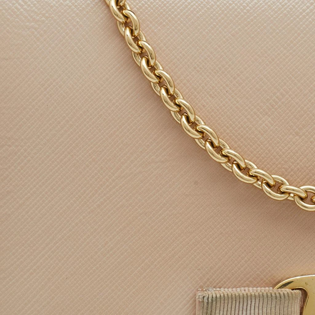 商品[二手商品] Salvatore Ferragamo|Salvatore Ferragamo Beige Patent Leather Vara Bow Chain Shoulder Bag,价格¥876,第5张图片详细描述