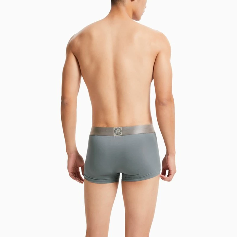 商品[国内直发] Calvin Klein|【炫光引力带】CK/ 光泽腰边细滑防夹臀贴身平角内裤 男款 灰色,价格¥273,第3张图片详细描述