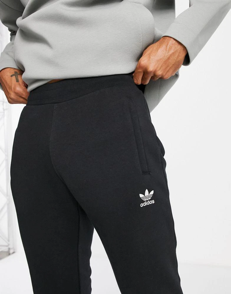 商品Adidas|adidas Originals essentials slim fit joggers with small logo in black,价格¥437,第2张图片详细描述