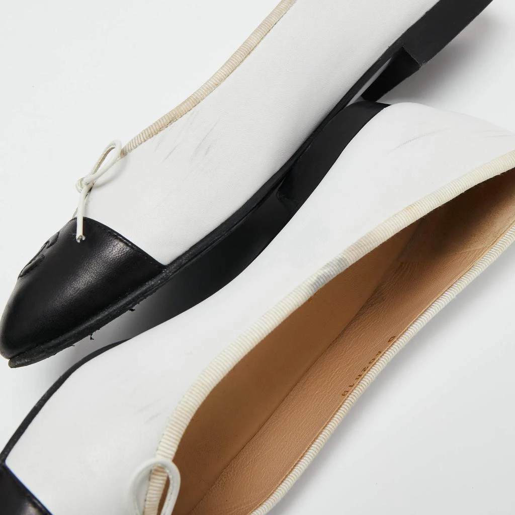 Chanel  White/Black Leather  CC Cap toe Ballet Flats Size 41 商品