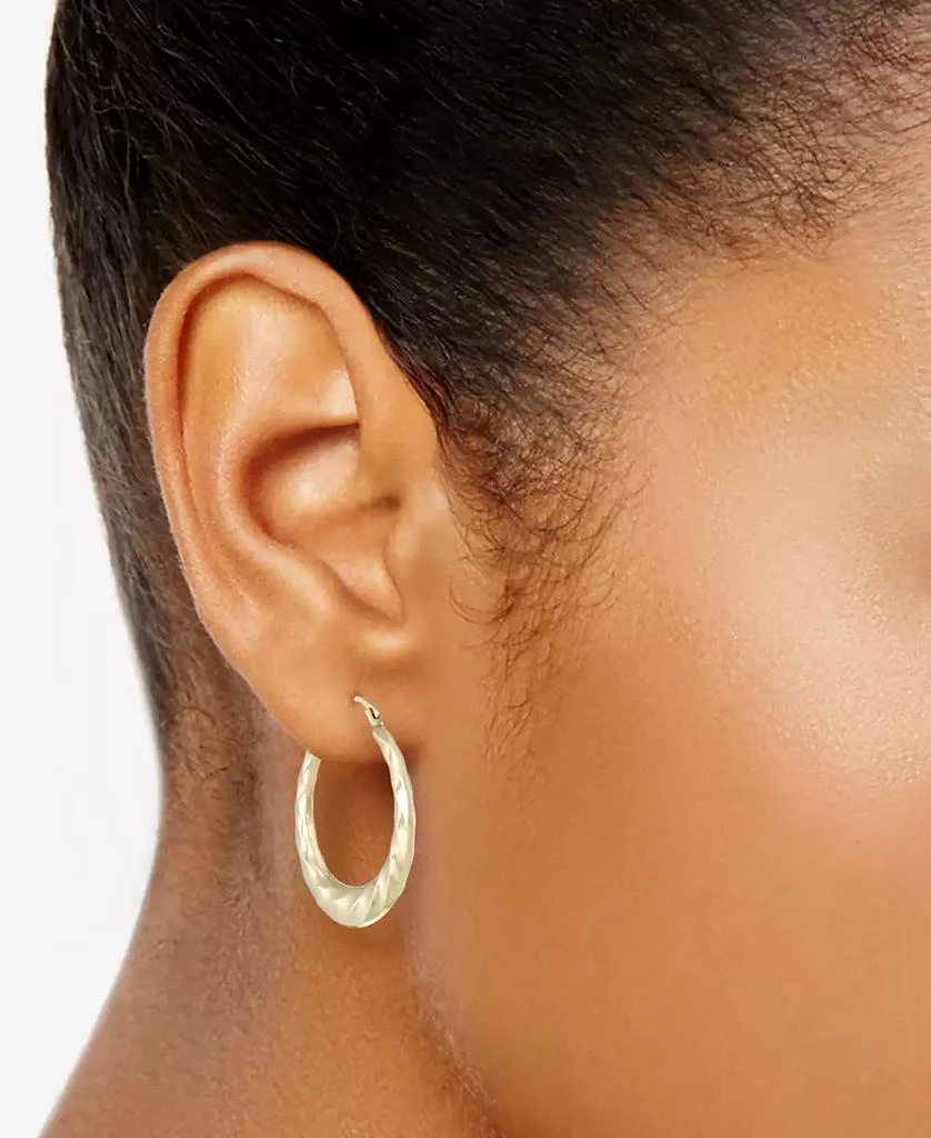 商品Macy's|Round Swirl Hoop Earrings in 10k Yellow Gold,价格¥779,第2张图片详细描述