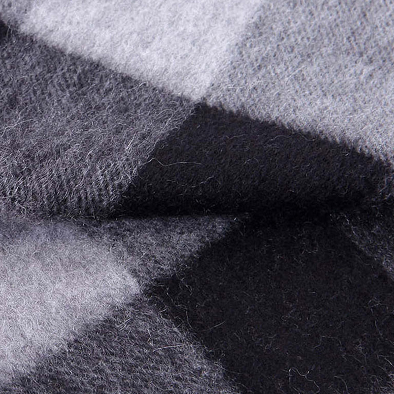 Burberry 巴宝莉 格纹拉绒羊绒围巾 3942874-灰色商品第4张图片规格展示