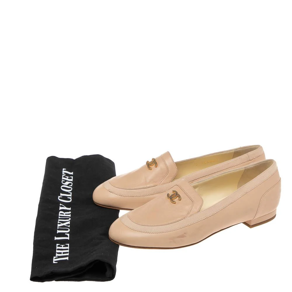 Chanel Beige Leather CC Loafer Size 36 商品