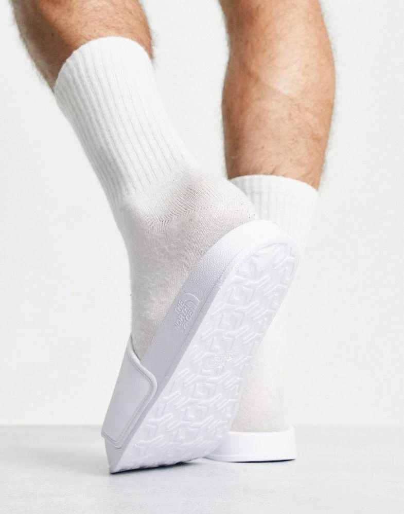 商品The North Face|The North Face Base Camp III slides in white,价格¥332,第2张图片详细描述