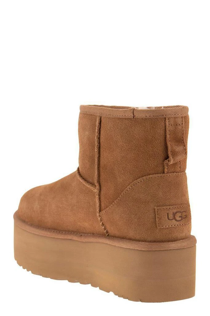 商品UGG|UGG Boots in Brown,价格¥1295,第3张图片详细描述