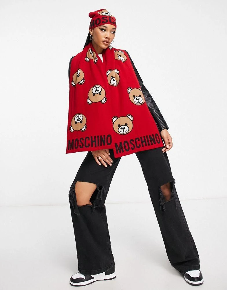 商品Moschino|Moschino teddy logo scarf in red,价格¥525,第3张图片详细描述