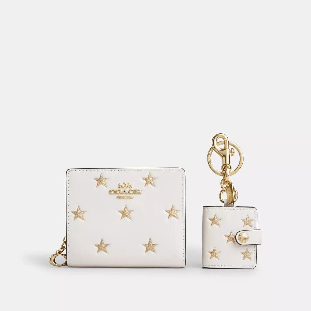 商品Coach|Boxed Snap Wallet And Picture Frame Bag Charm With Star Print,价格¥867,第1张图片