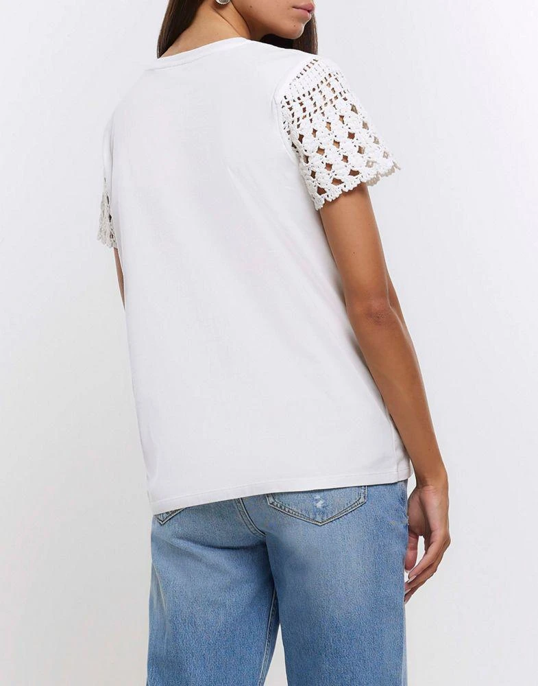 商品River Island|River Island Crochet sleeve t-shirt in white,价格¥273,第3张图片详细描述