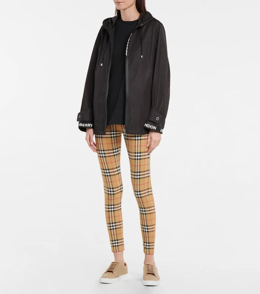 商品Burberry|New Salmond皮革运动鞋,价格¥6022,第2张图片详细描述